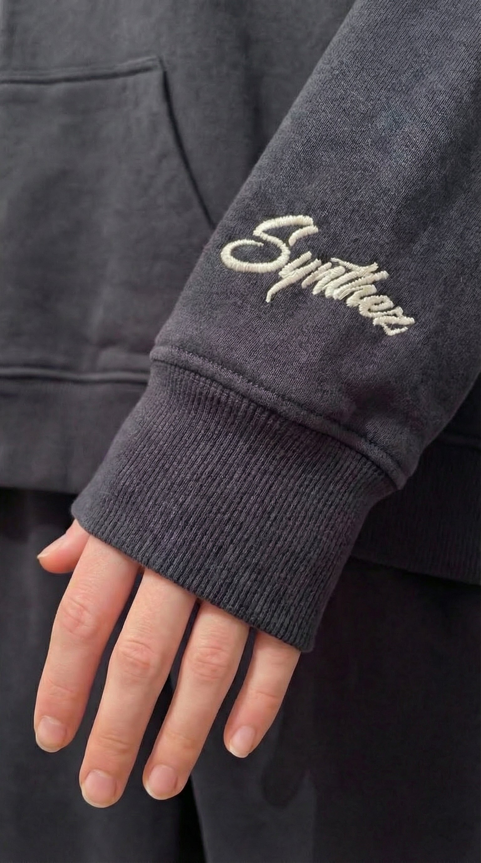 BASIC ZIPPER DARK GREY